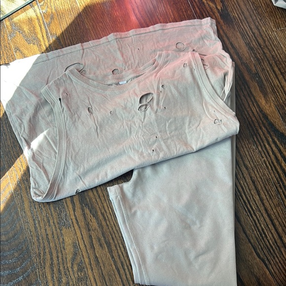 Women's Tan Alo Yoga Distressed tank and full length leggings set size medium i - Picture 1 of 6